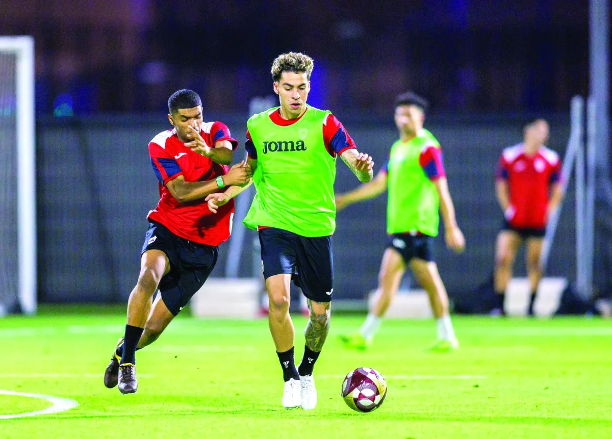 الريان يضاعف جهود تدريباته اليومية قبل التوجه للسفر. الريان يضاعف جهود تدريباته اليومية قبل التوجه للسفر.