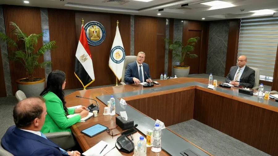 “بدوي”: الحكومة المصرية والجهات الرسمية تعزز جهود تطوير قطاع التعدين لجذب الاستثمارات الأجنبية في هذا المجال.