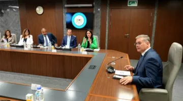 وزير البترول يستعرض مع غرفة التجارة الأمريكية فرص الاستثمار في مجال التعدين