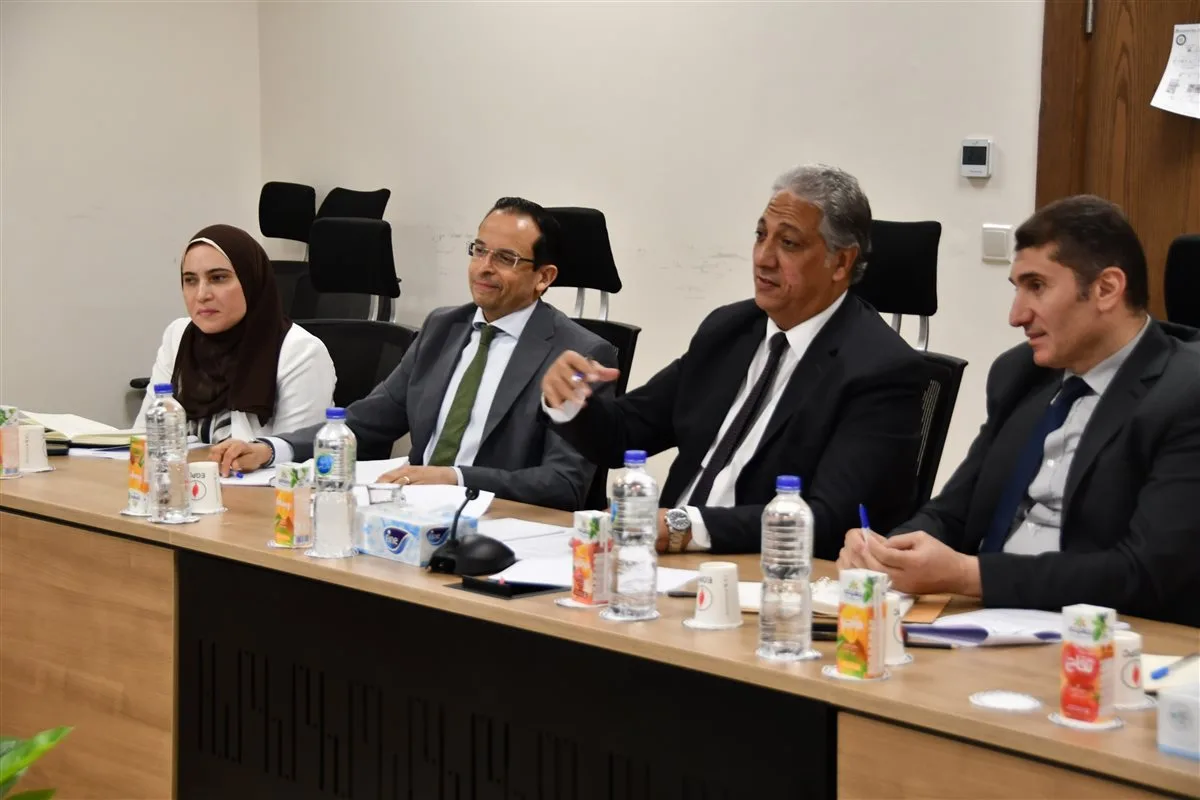 البترول تتعاون مع كبار المسؤولين من البنك الأوروبي لإعادة الإعمار والتنمية (EBRD)