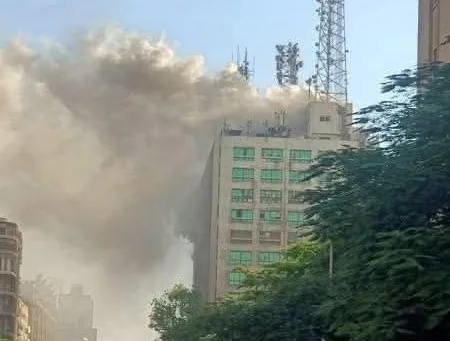 بعد حريق سنترال رمسيس.. انقطاع مؤقت يؤثر على شبكات الاتصالات والإنترنت الأرضي في بعض المناطق بعد حريق سنترال رمسيس.. انقطاع مؤقت يؤثر على شبكات الاتصالات والإنترنت الأرضي في بعض المناطق