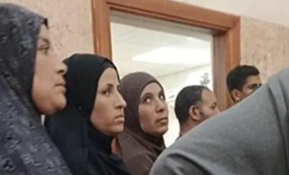 توجهوا إلى محكمة وادي النطرون بالخطأ.. غياب أسر الضحايا الإقليميين عن محاكمة السائق المتهم. توجهوا إلى محكمة وادي النطرون بالخطأ.. غياب أسر الضحايا الإقليميين عن محاكمة السائق المتهم.