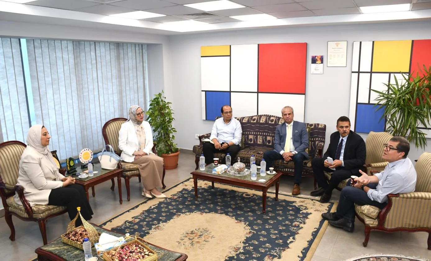 جامعة عين شمس ومحافظة القاهرة تست explore سبل التعاون في مجالات التطوير والتنمية الاجتماعية