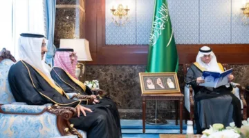 الأمير سعود بن طلال يستعرض التقرير السنوي لمطار الأحساء الدولي لعام 2024