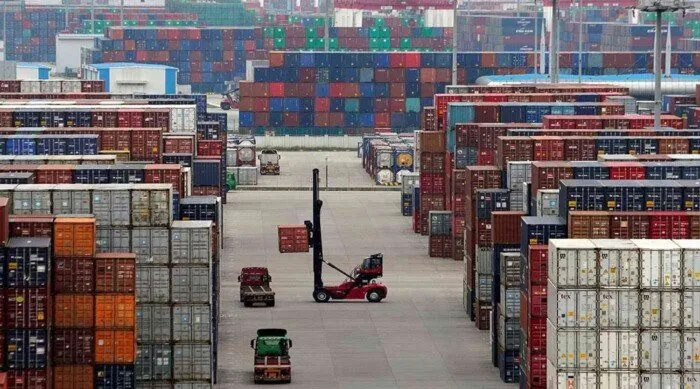 تراجع عجز الميزان التجاري لمصر بنسبة 9.5% في أبريل الفائت. تراجع عجز الميزان التجاري لمصر بنسبة 9.5% في أبريل الفائت.