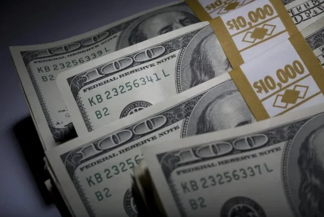 سعر الدولار مقابل الجنيه المصري في منتصف تعاملات يوم الثلاثاء 8 يوليو 2025