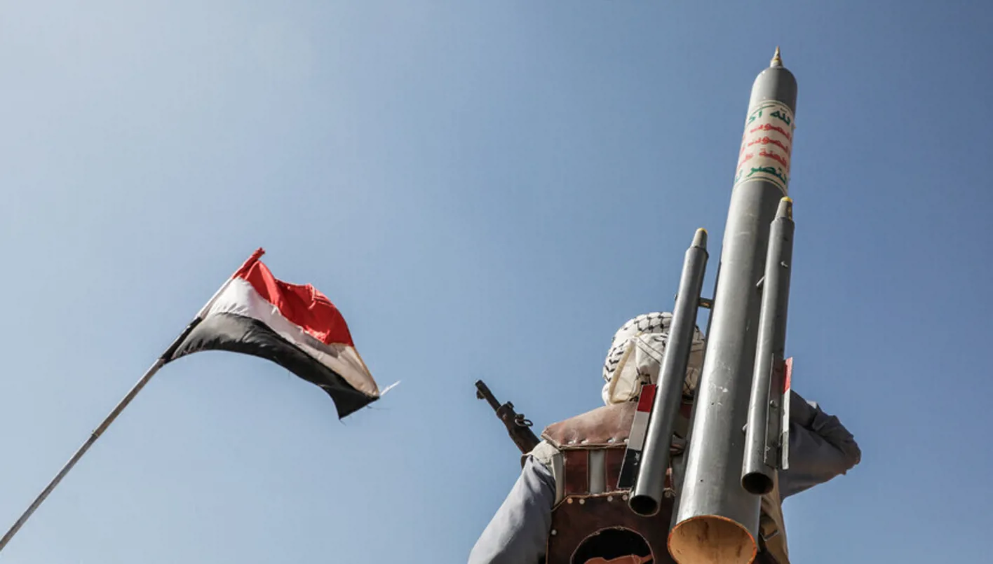 قتيلان نتيجة هجوم حوثي على ناقلة في البحر الأحمر قتيلان نتيجة هجوم حوثي على ناقلة في البحر الأحمر