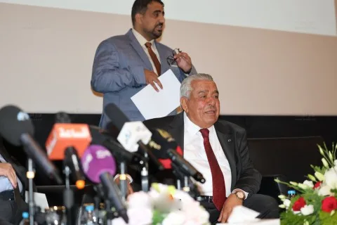“لمحات من تاريخ الأردن”: “تجمع نخبوي رائع” و”الأروابدة” يتحدث عن كتابه الجديد: “أجندات خفية وأهداف مشبوهة وإعلام موجه” وراء “تشويه تاريخ المملكة”… مركز التوثيق الملكي يسجل “9 ملايين وثيقة”.