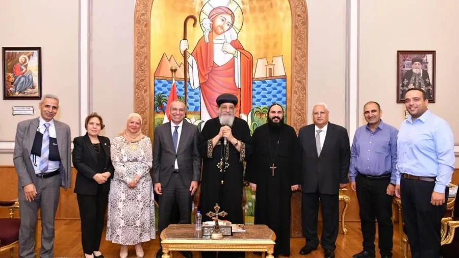 رئيس البنك الزراعي المصري يلتقي البابا تواضروس الثاني لبحث دعم تمويل مشروعات الأديرة
