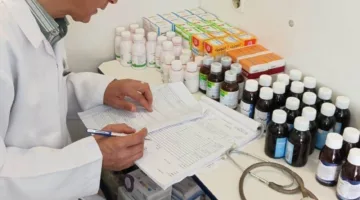 إطلاق عيادة طبية متنقلة لتقديم الخدمات للمصطافين على شاطئ إدكو في البحيرة
