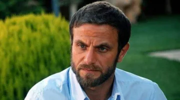 بعد أن تعرّض لمرض التصلب المتعدد، يحيى بيازي يحتفل بطريقة مؤثرة بعيد ميلاد ابنه.