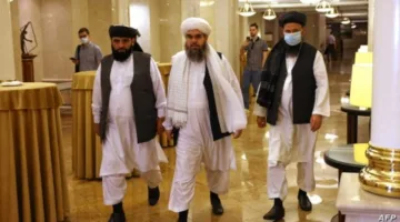 المحكمة الجنائية الدولية تصدر أمر اعتقال بحق قائد حركة طالبان ورفيق له في المنصب.