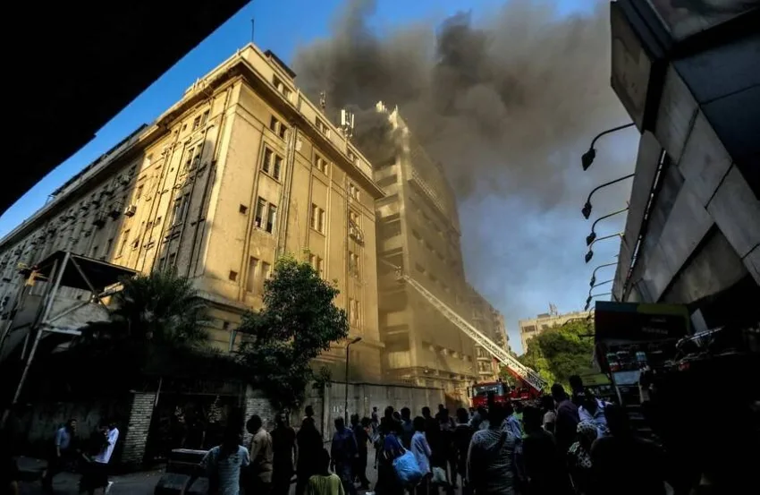 وفاة وإصابة 31 فردًا في حريق بمركز سنترال في مصر وفاة وإصابة 31 فردًا في حريق بمركز سنترال في مصر
