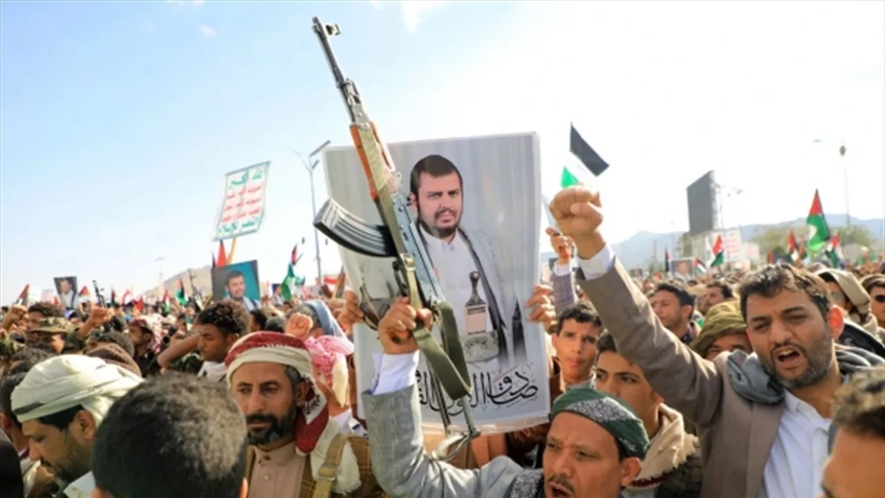 مسؤولون إسرائيليون: جميع المحاولات لإضعاف الحوثيين لم تُجْدِ نفعًا في وقف نشاطاتهم ضدنا. مسؤولون إسرائيليون: جميع المحاولات لإضعاف الحوثيين لم تُجْدِ نفعًا في وقف نشاطاتهم ضدنا.