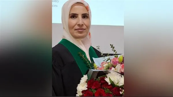 حصلت المهندسة سماهر محمد غيث على درجة الدكتوراه من جامعة بيروت العربية بعد دفاعها عن رسالتها في علم الأحياء. حصلت المهندسة سماهر محمد غيث على درجة الدكتوراه من جامعة بيروت العربية بعد دفاعها عن رسالتها في علم الأحياء.