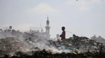 محلل سياسي: إسرائيل تسعى لتعطيل إعادة إعمار غزة لأطول فترة ممكنة (فيديو)