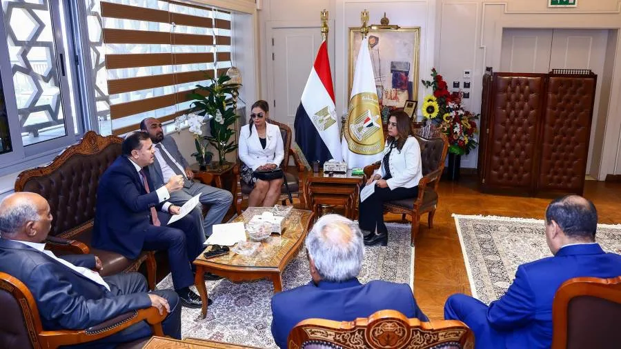وزيرة التنمية تجتمع بعدد من نواب البرلمان وزيرة التنمية تجتمع بعدد من نواب البرلمان