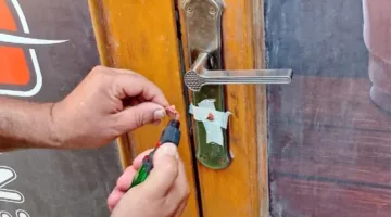 إغلاق وتفتيش 13 كافتيريا تعمل دون ترخيص في منطقة الرملية بالزقازيق.. صور