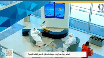 عامل توصيل يدخل عرضاً مباشراً على تلفزيون الكويت ويتسبب في جدل كبير