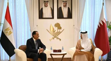 مدبولي يتباحث مع رئيس وزراء قطر حول تعزيز الاستثمارات القطرية في مصر