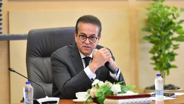 وزير الصحة يقود اجتماع الطوارئ لمتابعة آثار حريق سنترال رمسيس وزير الصحة يقود اجتماع الطوارئ لمتابعة آثار حريق سنترال رمسيس
