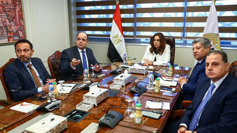 وزيرة التنمية تراقب المبادرات الرامية إلى رفع مستوى النظافة وإدارة المخلفات الصلبة في محافظتي القاهرة والجيزة