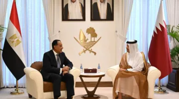 رئيس الوزراء يتناول مع نظيره القطري تعزيز الاستثمارات المشتركة.