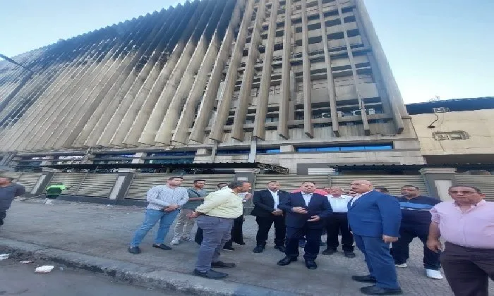 القاهرة: تثبيت أربع كبائن أمام سنترال رمسيس لربطها بالمراكز المجاورة. القاهرة: تثبيت أربع كبائن أمام سنترال رمسيس لربطها بالمراكز المجاورة.