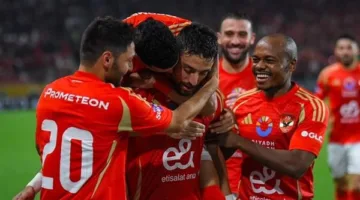 إعلامي يكشف عن مفاجأة قرب انتقال نجم الأهلي إلى الزمالك