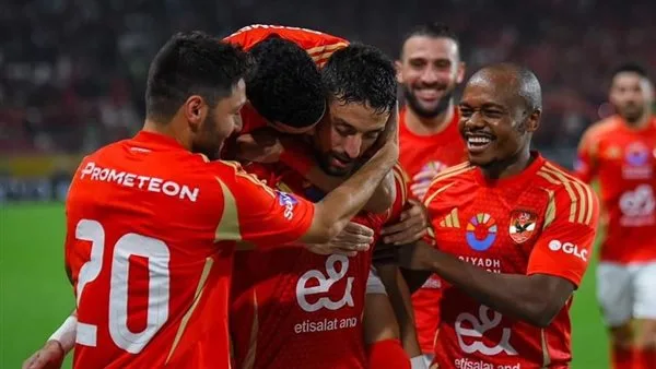 إعلامي يكشف عن مفاجأة قرب انتقال نجم الأهلي إلى الزمالك إعلامي يكشف عن مفاجأة قرب انتقال نجم الأهلي إلى الزمالك