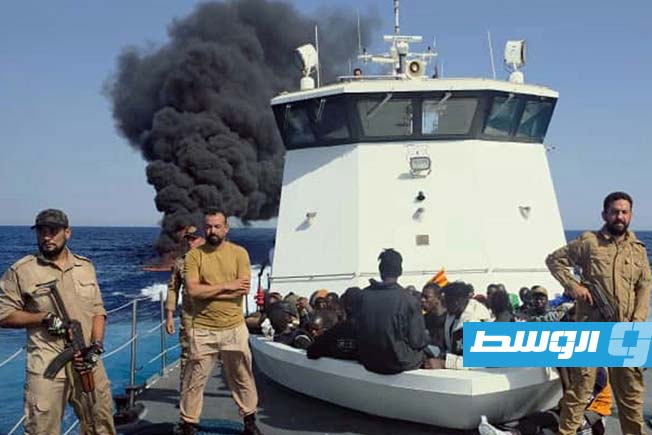 المهاجرين على متن الزورق «وادي غان»، الثلاثاء 8 يوليو 2025. (وزارة الداخلية)