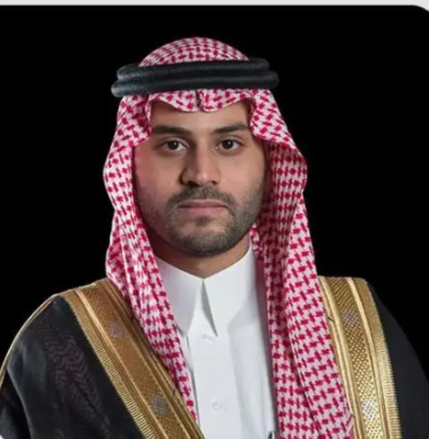 نائب أمير حائل يعزي عائلة الملق نائب أمير حائل يعزي عائلة الملق