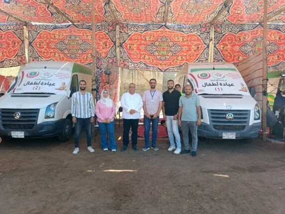 قافلة مميزة لدعم السكان: وزارة الصحة تقدم خدماتها الطبية في قرية السنابسة