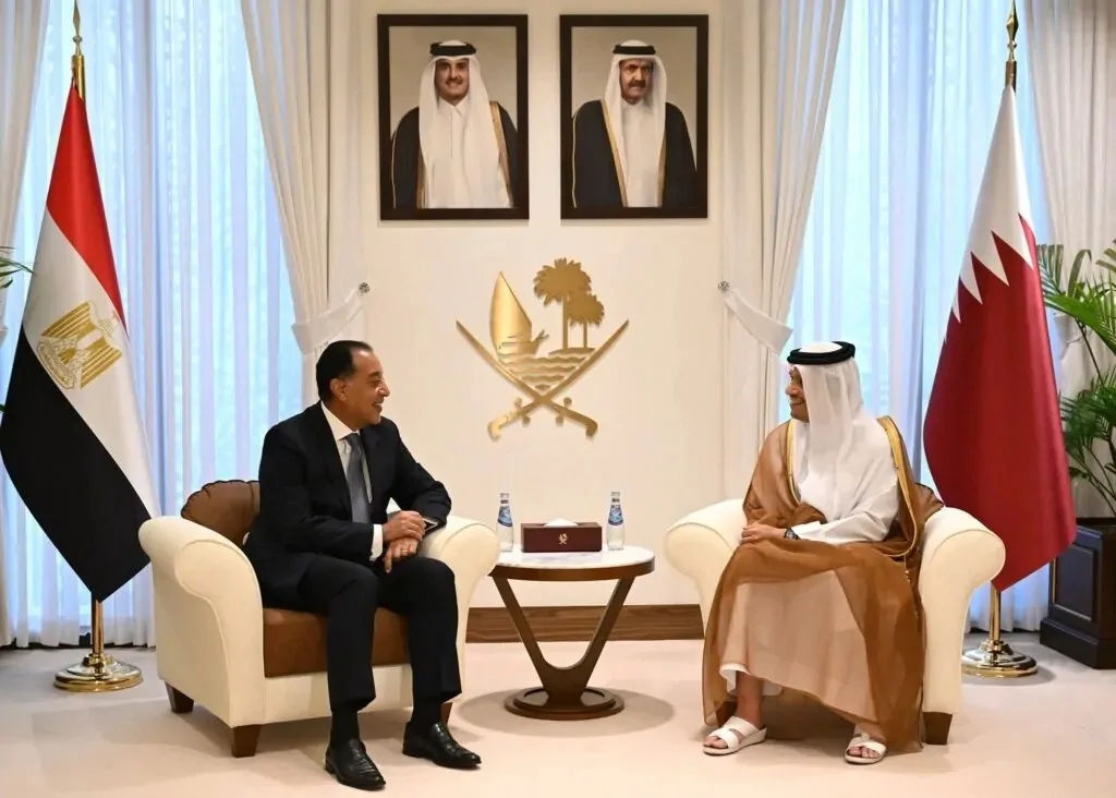 رئيس الوزراء يناقش مع رئيس وزراء قطر تعزيز الاستثمارات المشتركة وتأمين وقف إطلاق النار في غزة رئيس الوزراء يناقش مع رئيس وزراء قطر تعزيز الاستثمارات المشتركة وتأمين وقف إطلاق النار في غزة