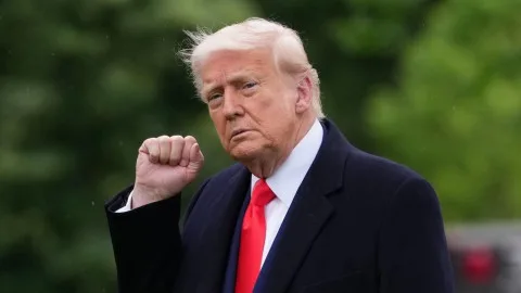 ترامب: الوضع في غزة كارثي وعلينا معالجة المشكلة، وسأجتمع مع نتنياهو اليوم لمناقشة قضية القطاع. ترامب: الوضع في غزة كارثي وعلينا معالجة المشكلة، وسأجتمع مع نتنياهو اليوم لمناقشة قضية القطاع.
