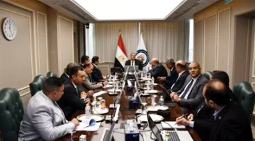 وزير البترول يتوجه إلى ذوي المفقودين في حادث أدمارين 12 ويتفقد مركز العمليات في جبل الزيت