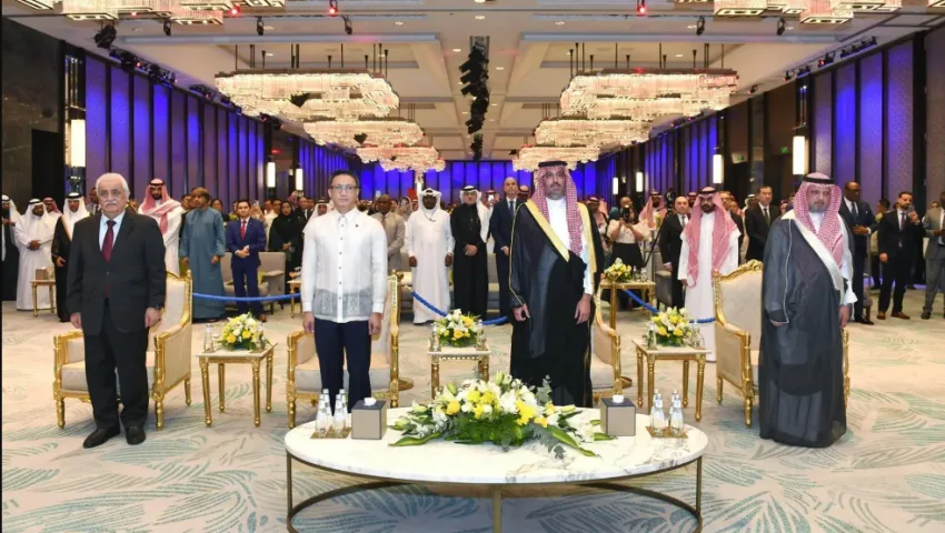محافظ جدة يشارك في احتفال القنصلية الفلبينية بمناسبة العيد الوطني للفلبين محافظ جدة يشارك في احتفال القنصلية الفلبينية بمناسبة العيد الوطني للفلبين