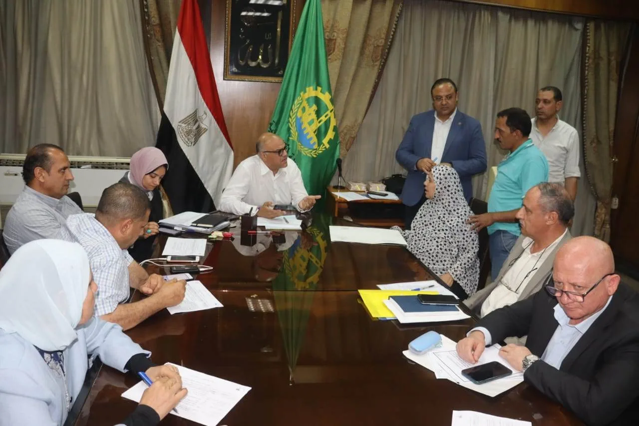 محافظ القليوبية يناقش قضايا المواطنين في اللقاء الجماهيري الأسبوعي بشبرا الخيمة محافظ القليوبية يناقش قضايا المواطنين في اللقاء الجماهيري الأسبوعي بشبرا الخيمة