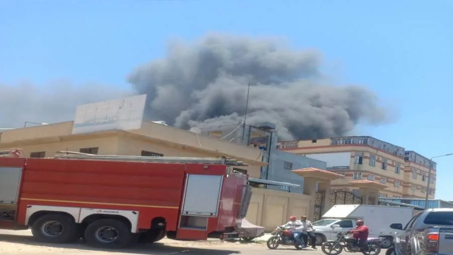 عاجل | حريق في دمياط ي devastates مصنع الإسفنج و20 سيارة إطفاء تسعى للسيطرة على النيران عاجل | حريق في دمياط ي devastates مصنع الإسفنج و20 سيارة إطفاء تسعى للسيطرة على النيران