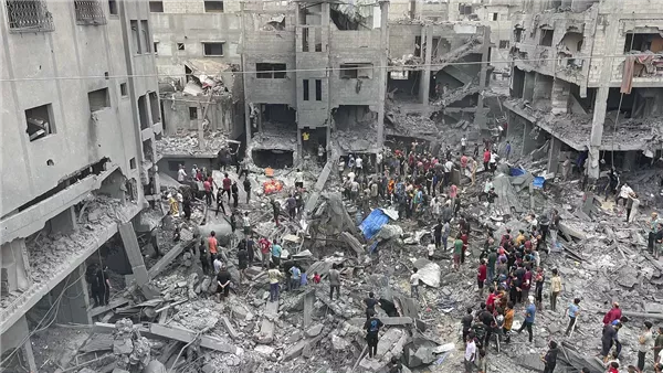 عاجل.. القاهرة الإخبارية: قصف إسرائيلي يستهدف مخيم الشاطئ غرب غزة (فيديو) عاجل.. القاهرة الإخبارية: قصف إسرائيلي يستهدف مخيم الشاطئ غرب غزة (فيديو)