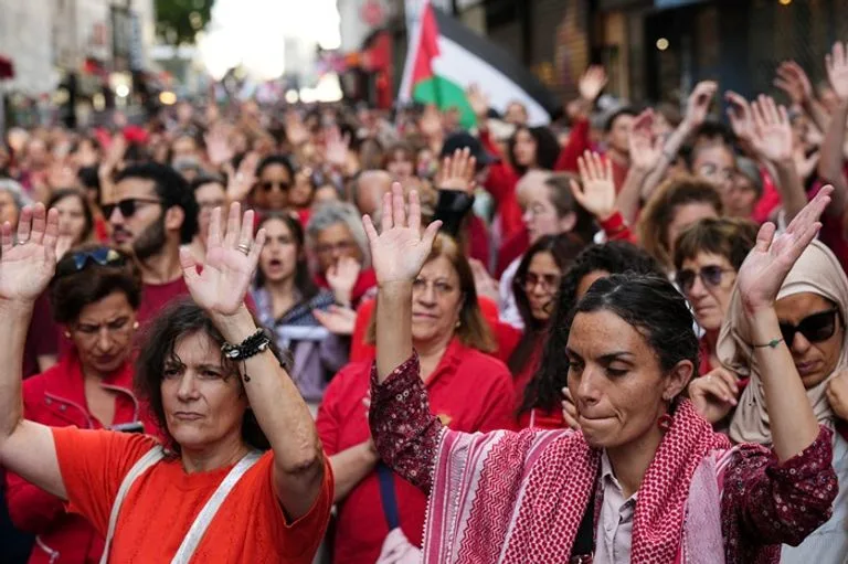 حدود إنسانية في باريس للاحتجاج على الحرب في غزة حدود إنسانية في باريس للاحتجاج على الحرب في غزة