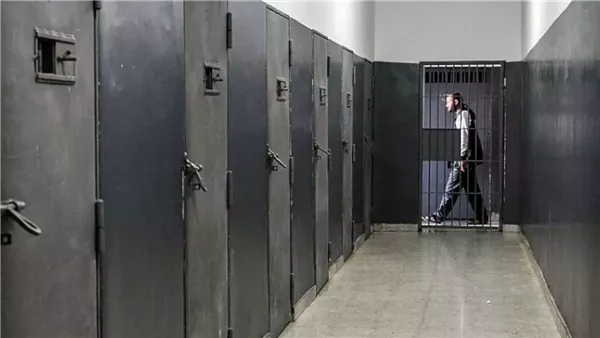 عاجل: ليبيا… تنفيذ آلاف قرارات الإفراج المتأخرة من قبل لجنة النائب العام وسجون “الردع” تحت المراقبة القانونية عاجل: ليبيا… تنفيذ آلاف قرارات الإفراج المتأخرة من قبل لجنة النائب العام وسجون “الردع” تحت المراقبة القانونية