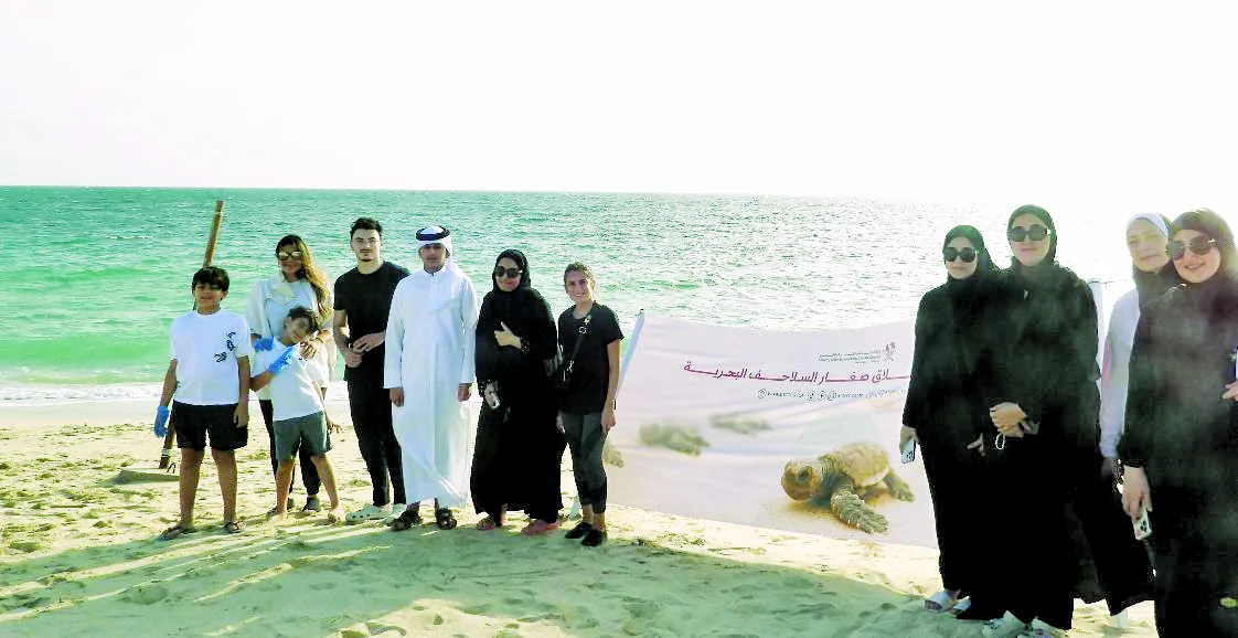 حدث لإطلاق صغار السلاحف على شاطئ فويرط