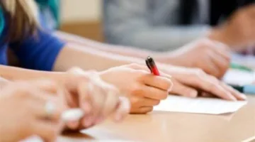 بدأت امتحانات الثانوية العامة بفروعها الأربعة.