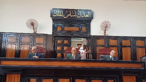 اليوم، بدء محاكمة المتهمين بقتل مساعد وزير الداخلية السابق وزوجته في أسيوط.