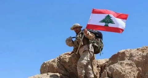 سحب السلاح يكتنفه الغموض.. المبعوث الأمريكي يغادر لبنان بلا تقدم ملموس ويترك خيارين محدودين متاحين