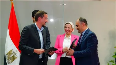 وزيرة البيئة تتابع توقيع اتفاقية تعاون بين جهاز شئون البيئة ومؤسسة حماية البيئة البحرية وزيرة البيئة تتابع توقيع اتفاقية تعاون بين جهاز شئون البيئة ومؤسسة حماية البيئة البحرية