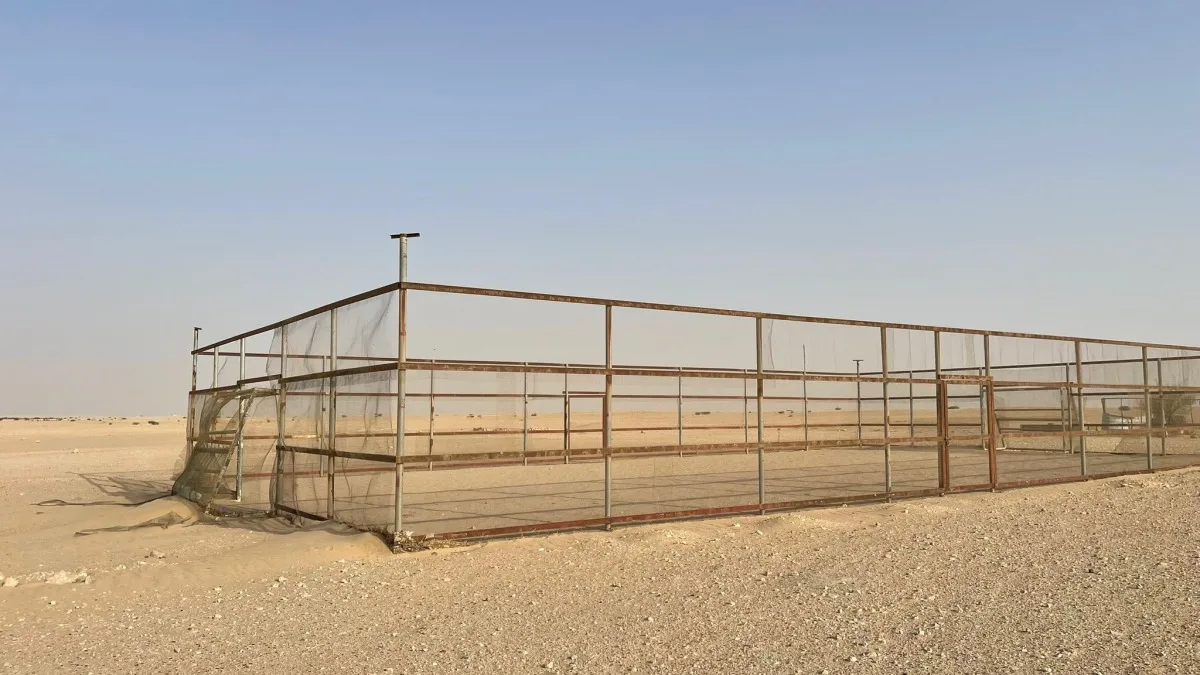 البيئة: dismantling of a campsite in the central region for violating camping season deadlines.