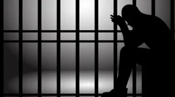 قرار حديث حول عصابة متهمة بتجارة الاستروكس في السلام