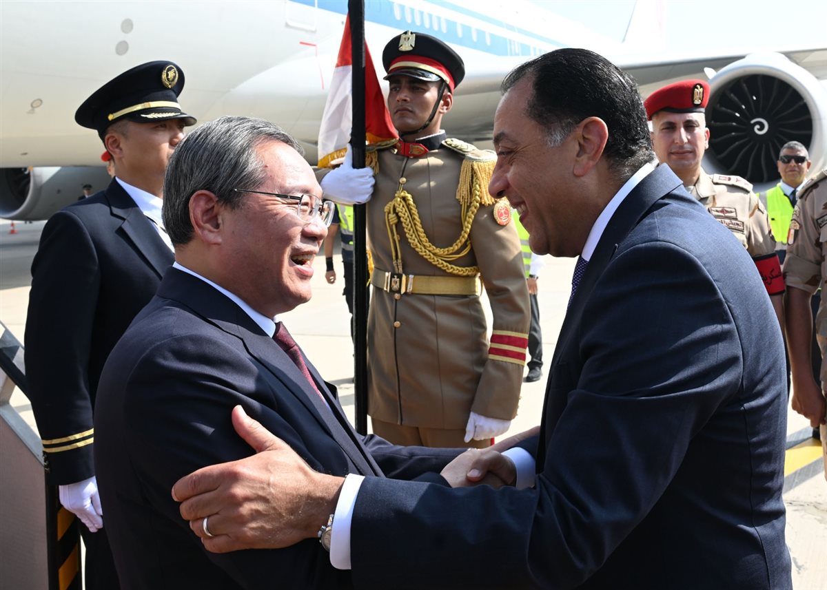 <strong>مدبولي يستقبل رئيس مجلس الدولة الصيني</strong>